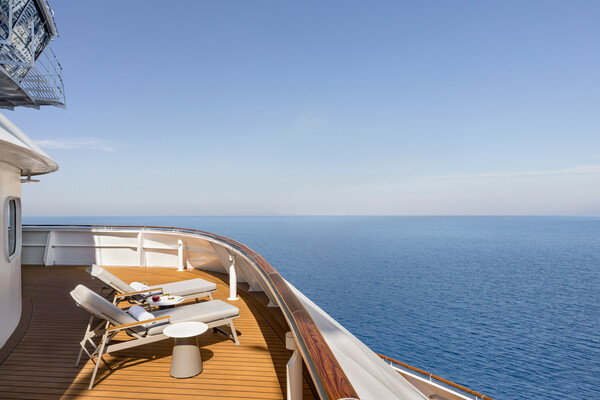 Oceania Cruises A-Class Vista Suite 7.jpg